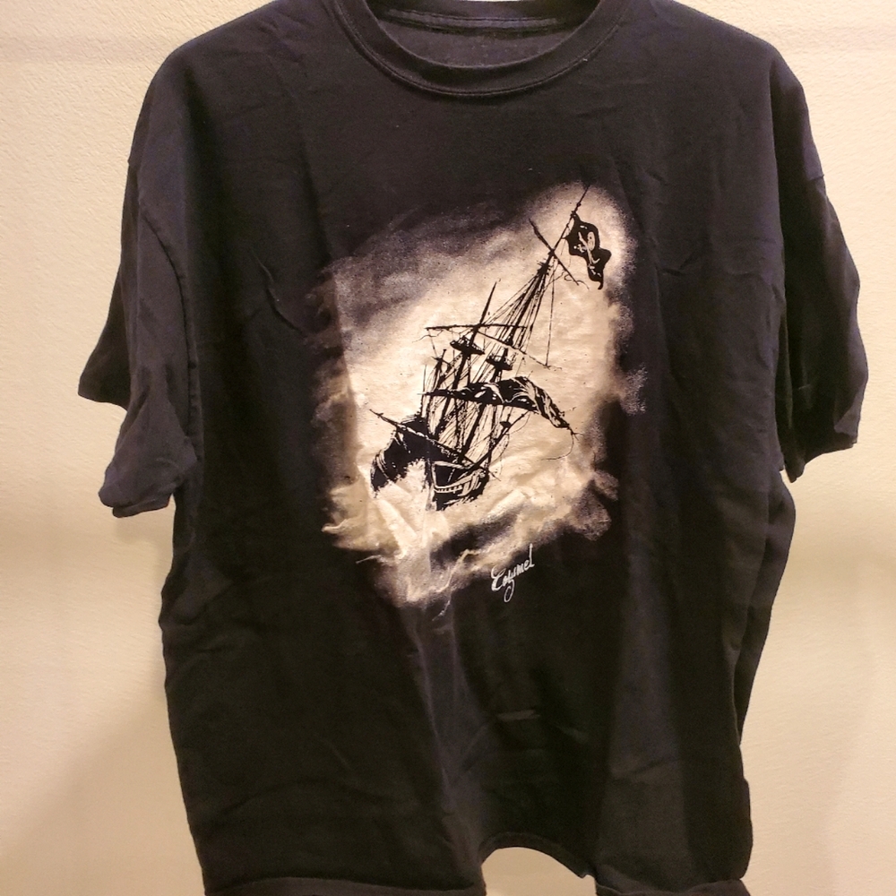 Pirate ship tee ☠️